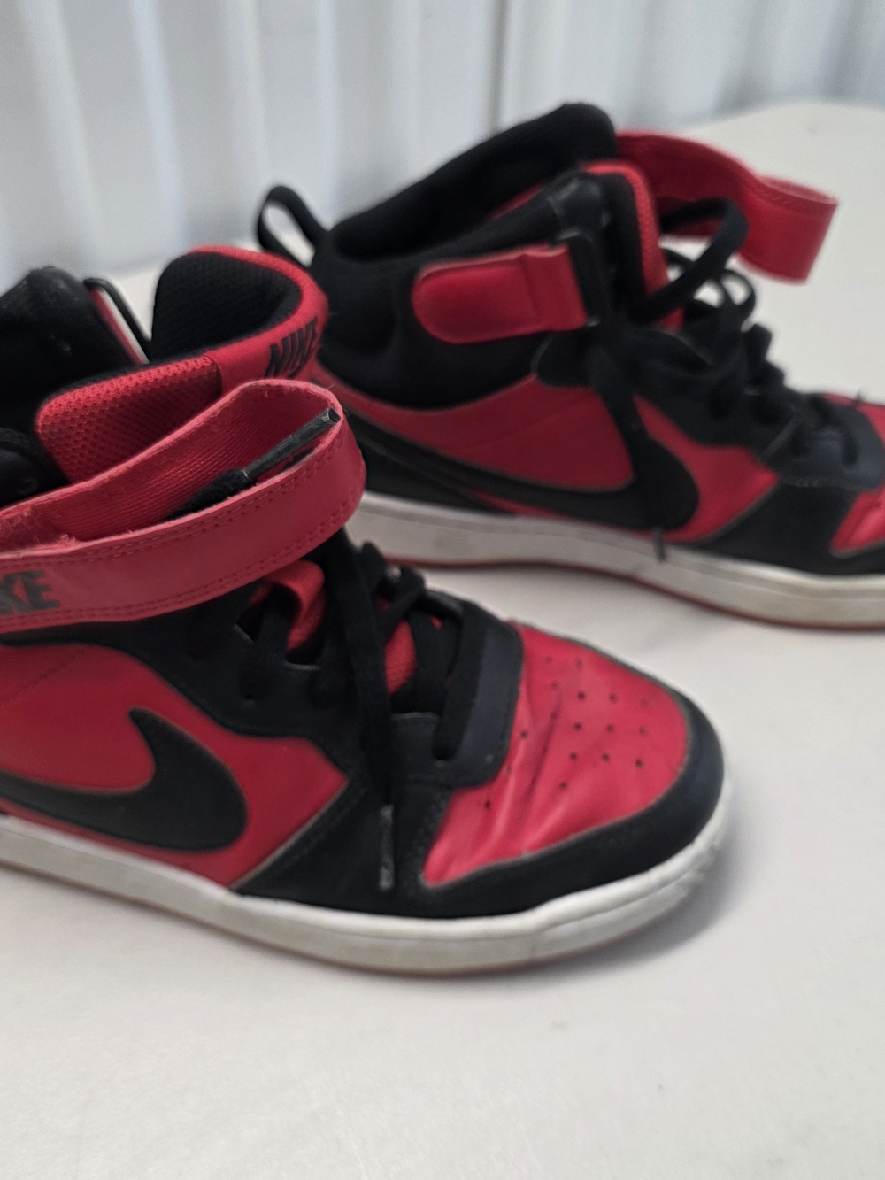 Size 6Y - Nike Court Borough 2 Mid Black University Red CD 7782-602